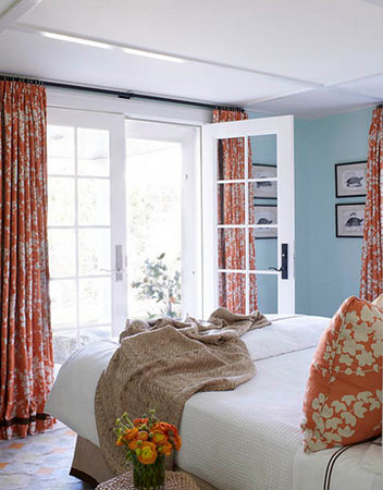 blue-and-orange-room
